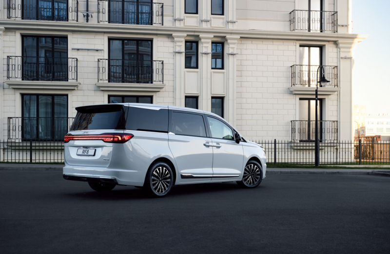 Добро пожаловать в&nbsp;RF: тест-драйв самого доступного минивэна JAC RF8