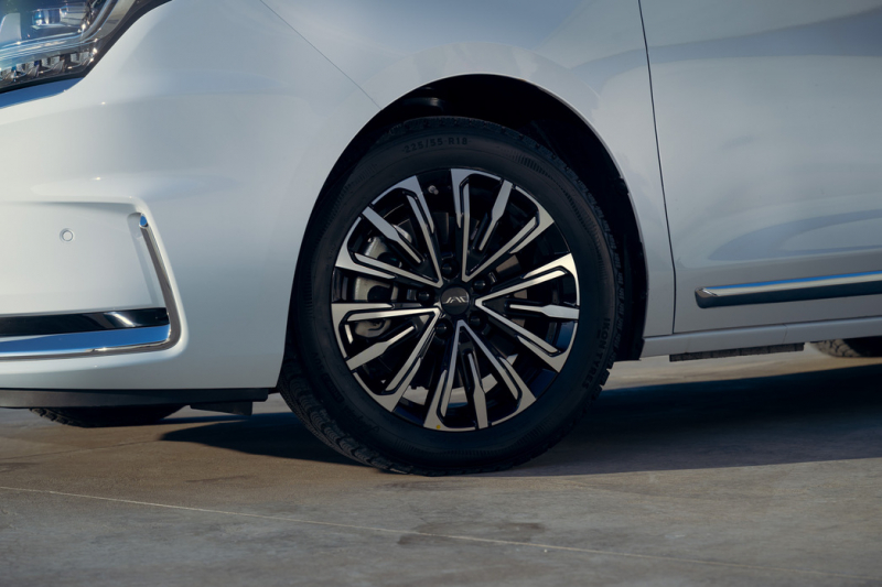 Добро пожаловать в&nbsp;RF: тест-драйв самого доступного минивэна JAC RF8