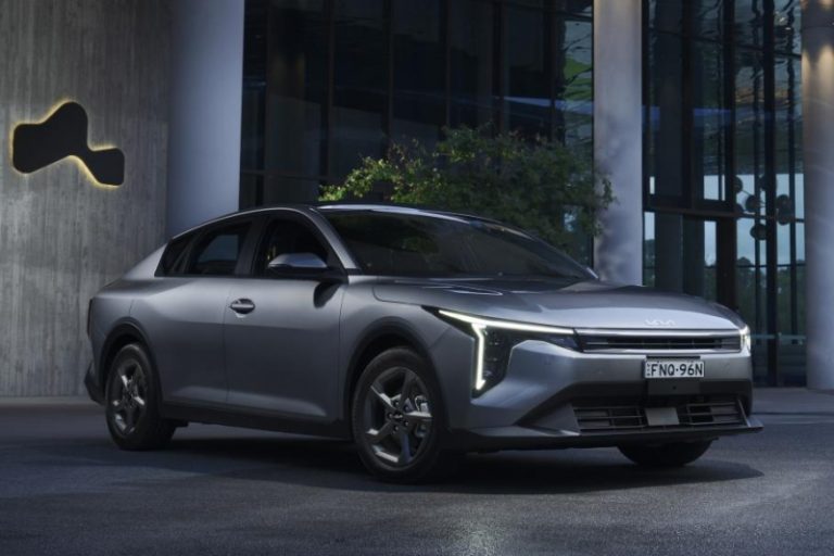 Kia запатентовала в России новейший седан: он заменил Cerato