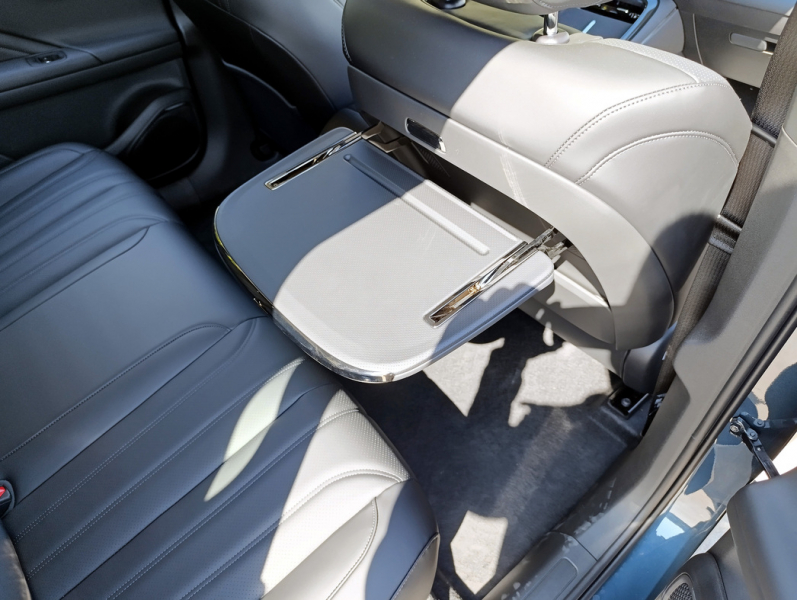 Мобильное приложение: тест-драйв электрического кроссовера GAC Aion V