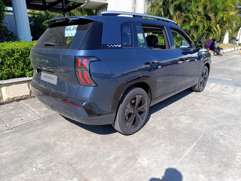 Мобильное приложение: тест-драйв электрического кроссовера GAC Aion V