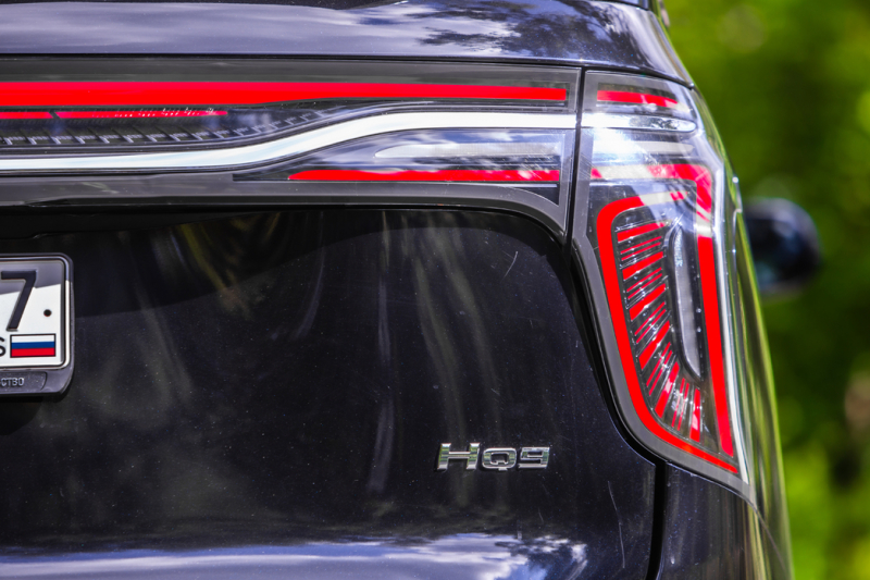 Нескромное обаяние богатства: тест-драйв минивэна Hongqi HQ9