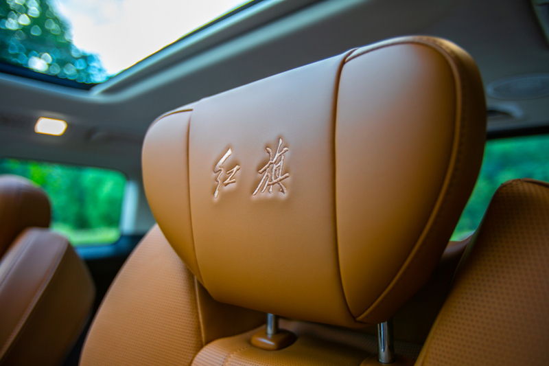 Нескромное обаяние богатства: тест-драйв минивэна Hongqi HQ9