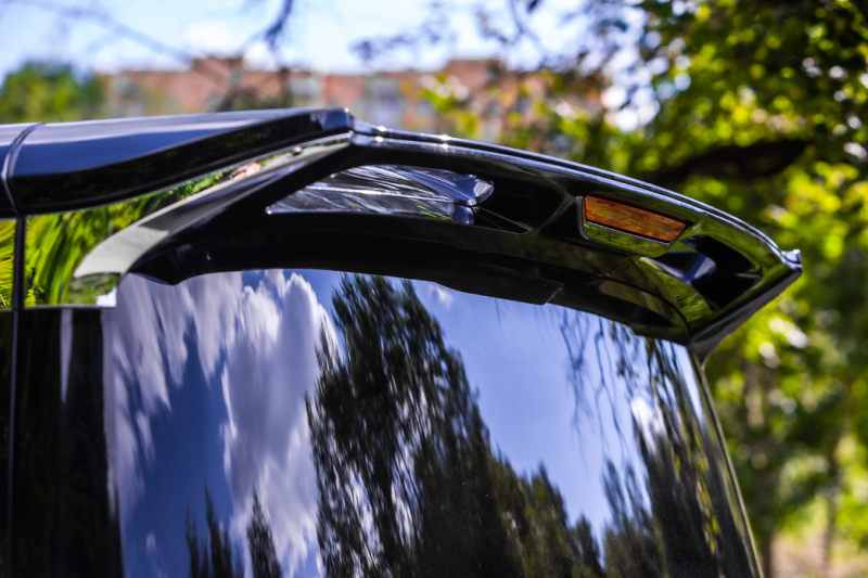 Нескромное обаяние богатства: тест-драйв минивэна Hongqi HQ9