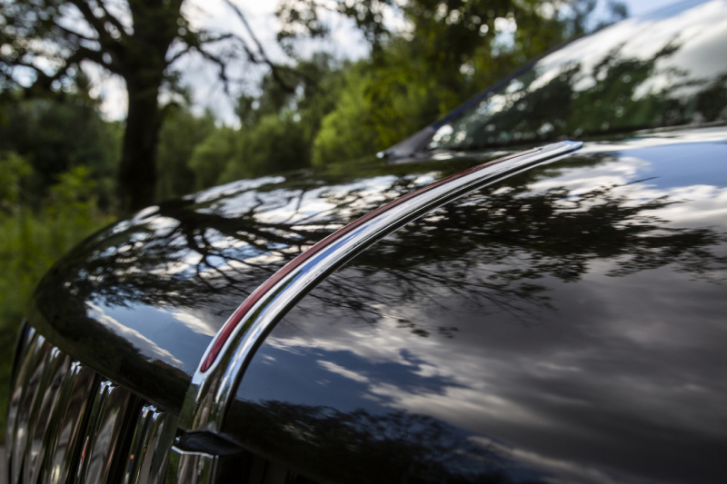 Нескромное обаяние богатства: тест-драйв минивэна Hongqi HQ9