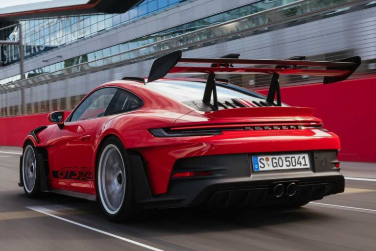 Продажи люксовых европейских автомобилей в РФ обошли показатели 2021 года