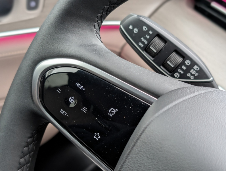 Родился в Калуге: тест-драйв среднеразмерного кроссовера Tenet T8