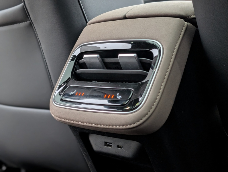 Родился в Калуге: тест-драйв среднеразмерного кроссовера Tenet T8