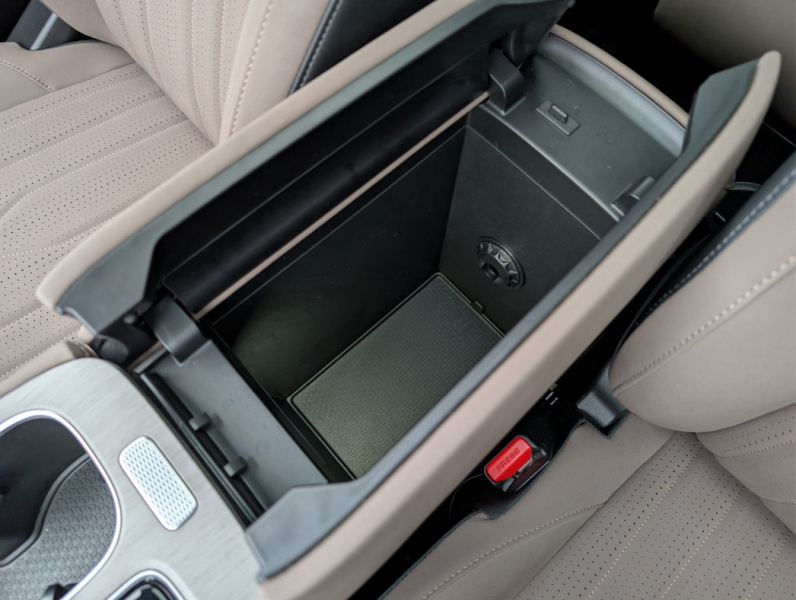 Родился в Калуге: тест-драйв среднеразмерного кроссовера Tenet T8