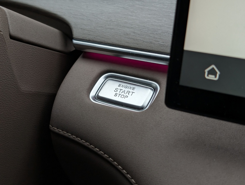 Родился в Калуге: тест-драйв среднеразмерного кроссовера Tenet T8