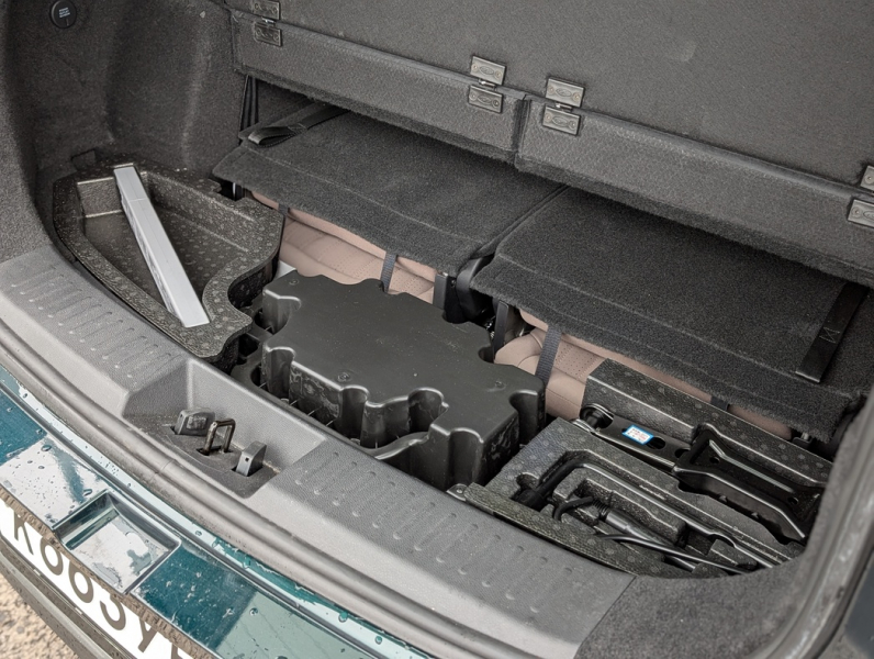 Родился в Калуге: тест-драйв среднеразмерного кроссовера Tenet T8