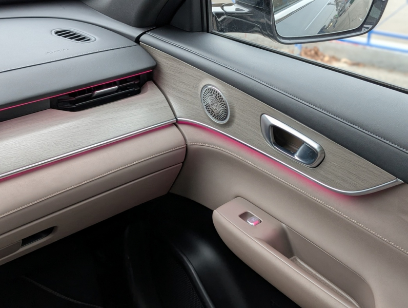 Родился в Калуге: тест-драйв среднеразмерного кроссовера Tenet T8