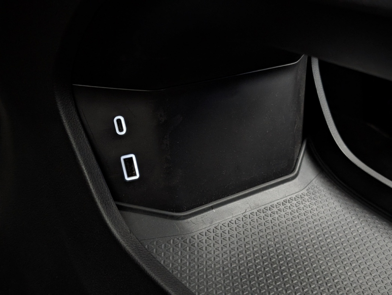 Родился в Калуге: тест-драйв среднеразмерного кроссовера Tenet T8