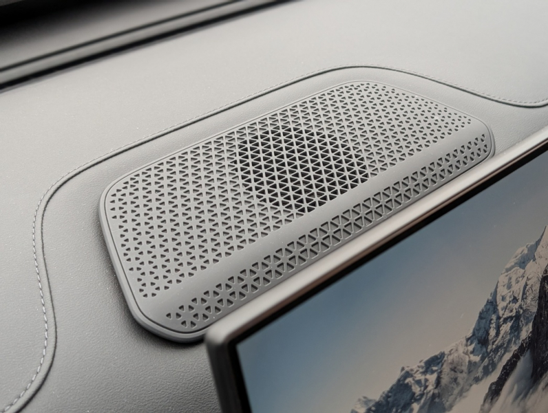 Родился в Калуге: тест-драйв среднеразмерного кроссовера Tenet T8