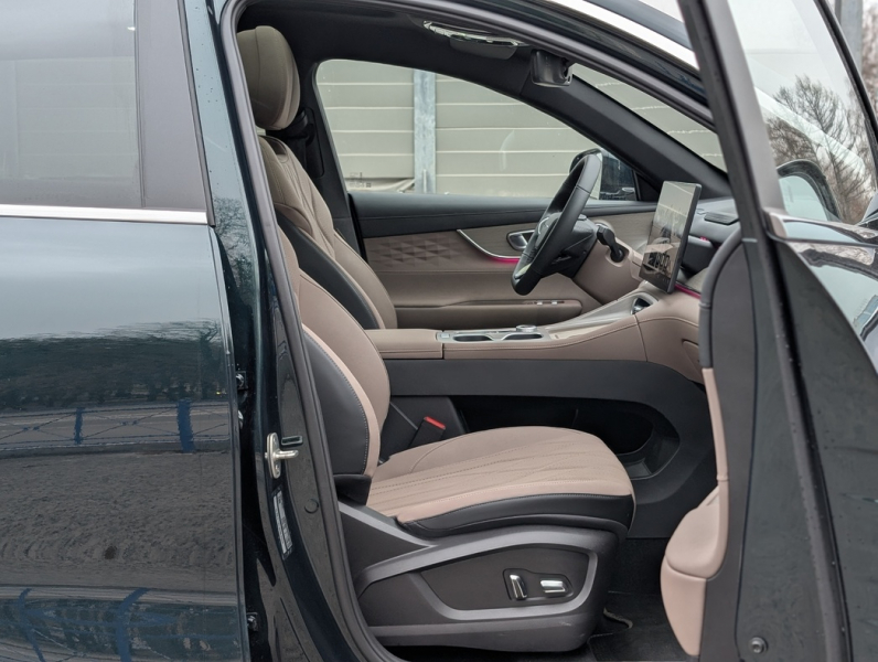 Родился в Калуге: тест-драйв среднеразмерного кроссовера Tenet T8