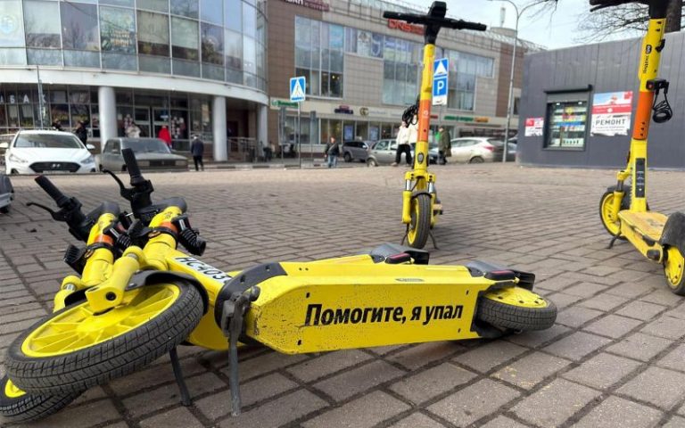 В России планируют начислять баллы электросамокатам. Что это значит