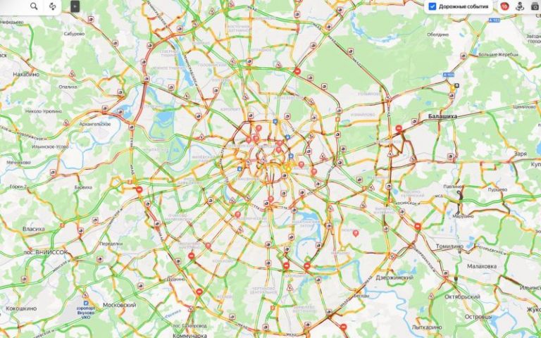 Пробки в Москве достигли максимальных 10 баллов