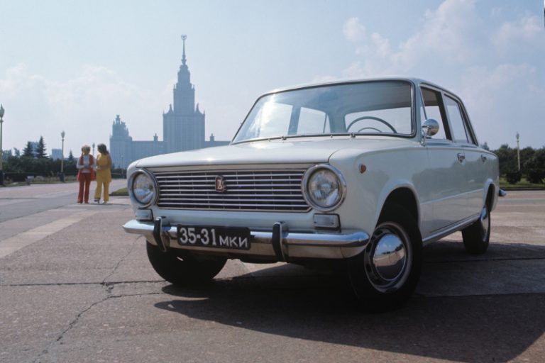 В продаже появилась редкий ВАЗ-2101 1974 года с минимальным пробегом