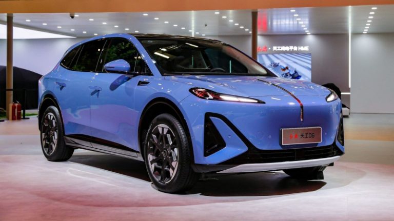 Такого история еще не знала: представлен первый автомобиль Hongqi с твердотельной тяговой батареей