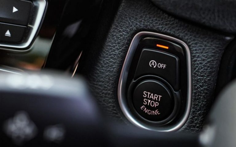 «Ее все ненавидят». Почему системе «старт-стоп» в машинах грозит «отмена»